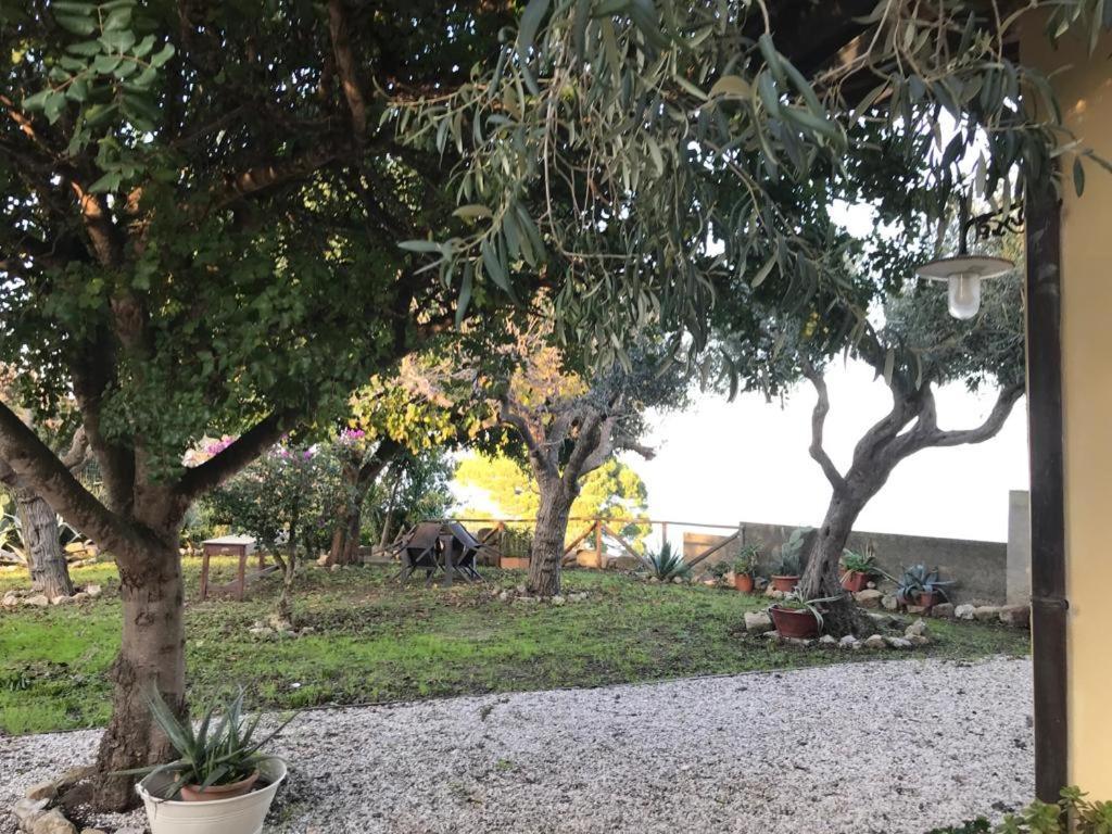 L'Ulivo In Villa Greco Tindari Exterior foto