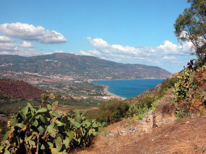L'Ulivo In Villa Greco Tindari Exterior foto