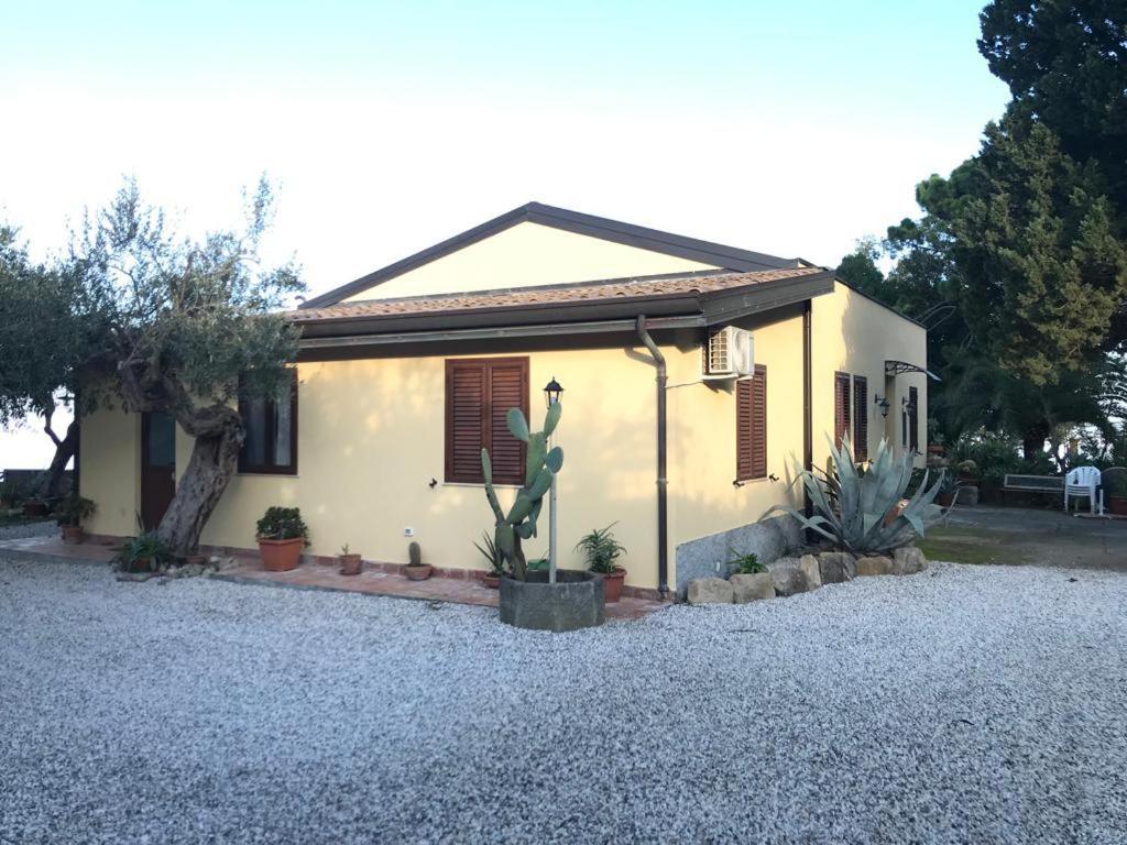 L'Ulivo In Villa Greco Tindari Exterior foto
