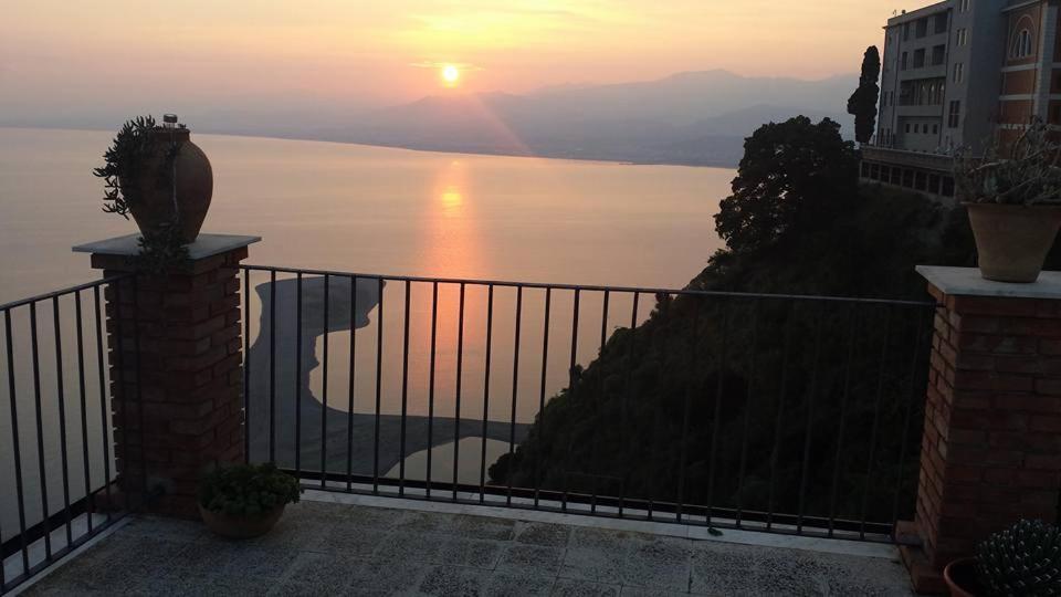 L'Ulivo In Villa Greco Tindari Exterior foto